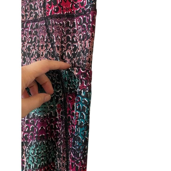 Nine West Active Multi color Snake Print Pocket - Crop Leggings Women’s‎ Sz M - Picture 2 of 6